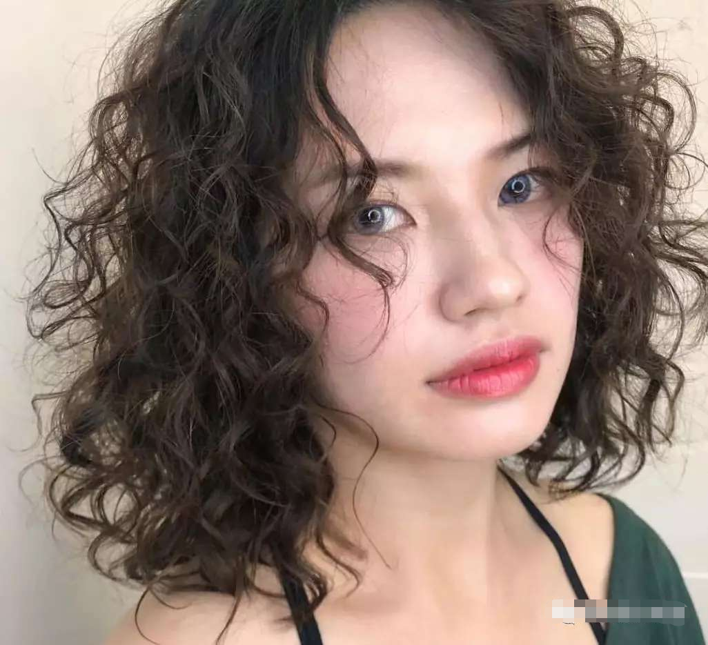 化妆 冷烫后湿发有卷，干后无卷还毛躁？是没烫好还是没有打理好？