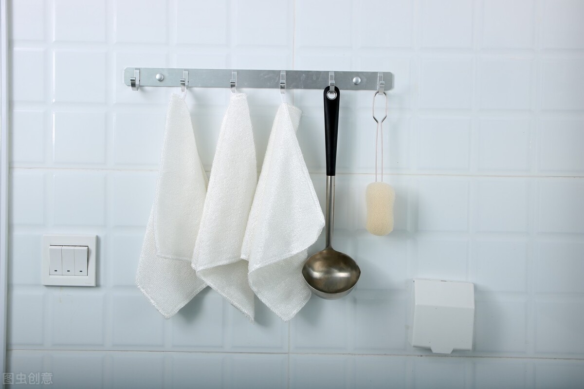 不管家里多少钱，毛巾不要挂在这3个地方，不是迷信，看完涨知识