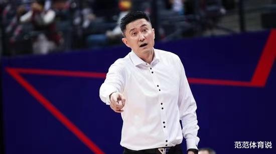 拜仁慕尼黑|汤杰飘了！赛前热身不参加，杜锋怒批像网红，21岁小将机会来了