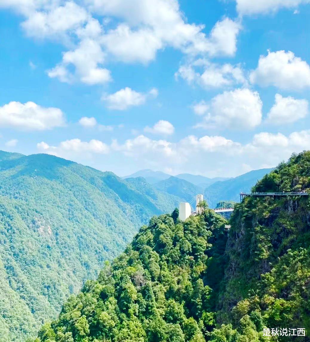 |这座山是东江发源地，又是“新晋”5A景区，更是一处夏日避暑胜地