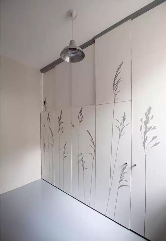 晒晒我8㎡的“小窝”,睡在衣柜里,厕所也在衣柜里,谁见过?