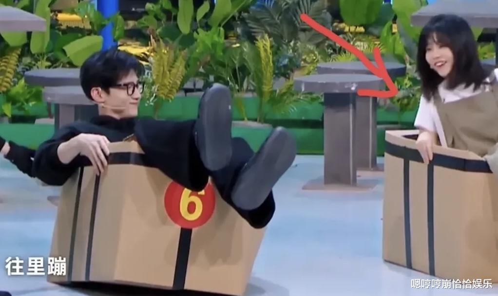 谭松韵|《王牌对王牌》中，谭松韵的这一个细节，让人看出了她的人品