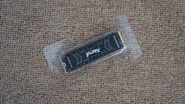 索尼|特效拉满，打造一台能在4K分辨率下畅玩老头环的黑白配色主机