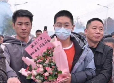 孙卓养父母自食恶果,曝二女儿被退婚名声扫地,还对孙卓道德绑架
