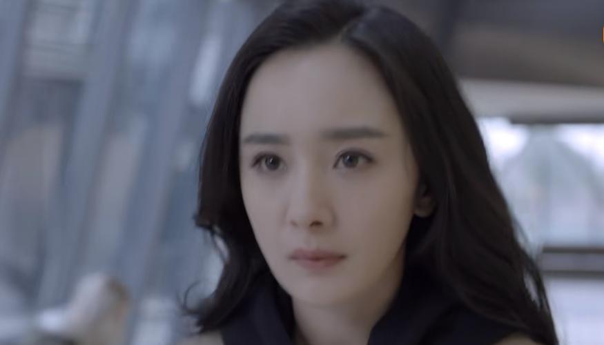 杨幂|《谢谢你医生》首播！白宇用力过猛，杨幂磨皮滤镜重，不如老戏骨