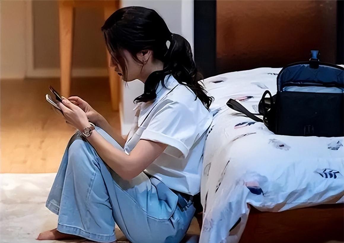 2019年四川女子醉酒后,闺蜜找来2名壮汉与她过夜,女孩崩溃报警