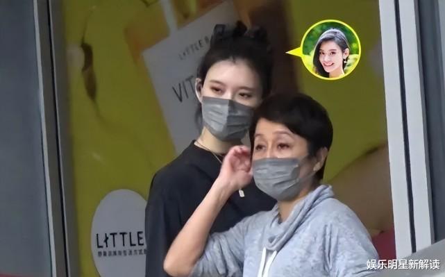 奚梦瑶|婆媳关系不和?赌王四太牵手何猷君同行,奚梦瑶疑被冷落