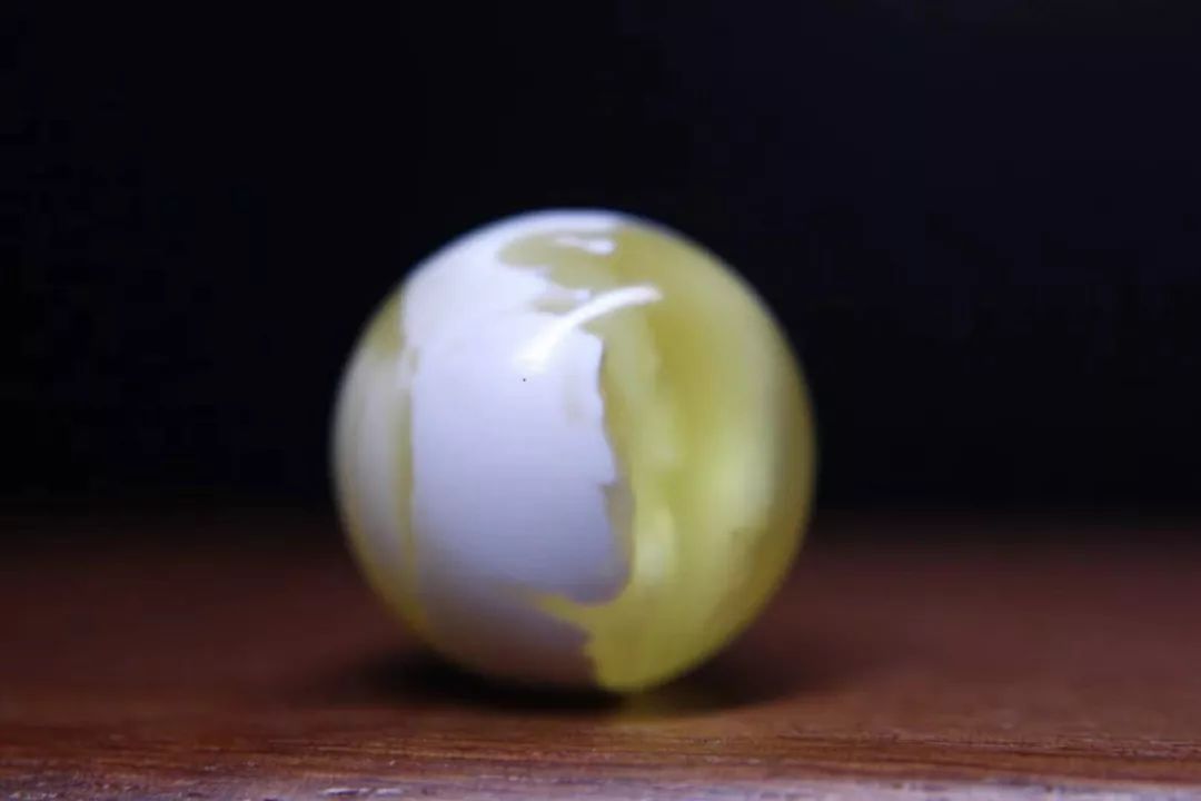 琥珀蜜蜡|你的蜜蜡为什么没有松香味？