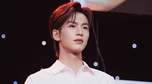 张凌赫|《苍兰诀》长珩结局和谁在一起了?扮演者张凌赫资料大揭秘