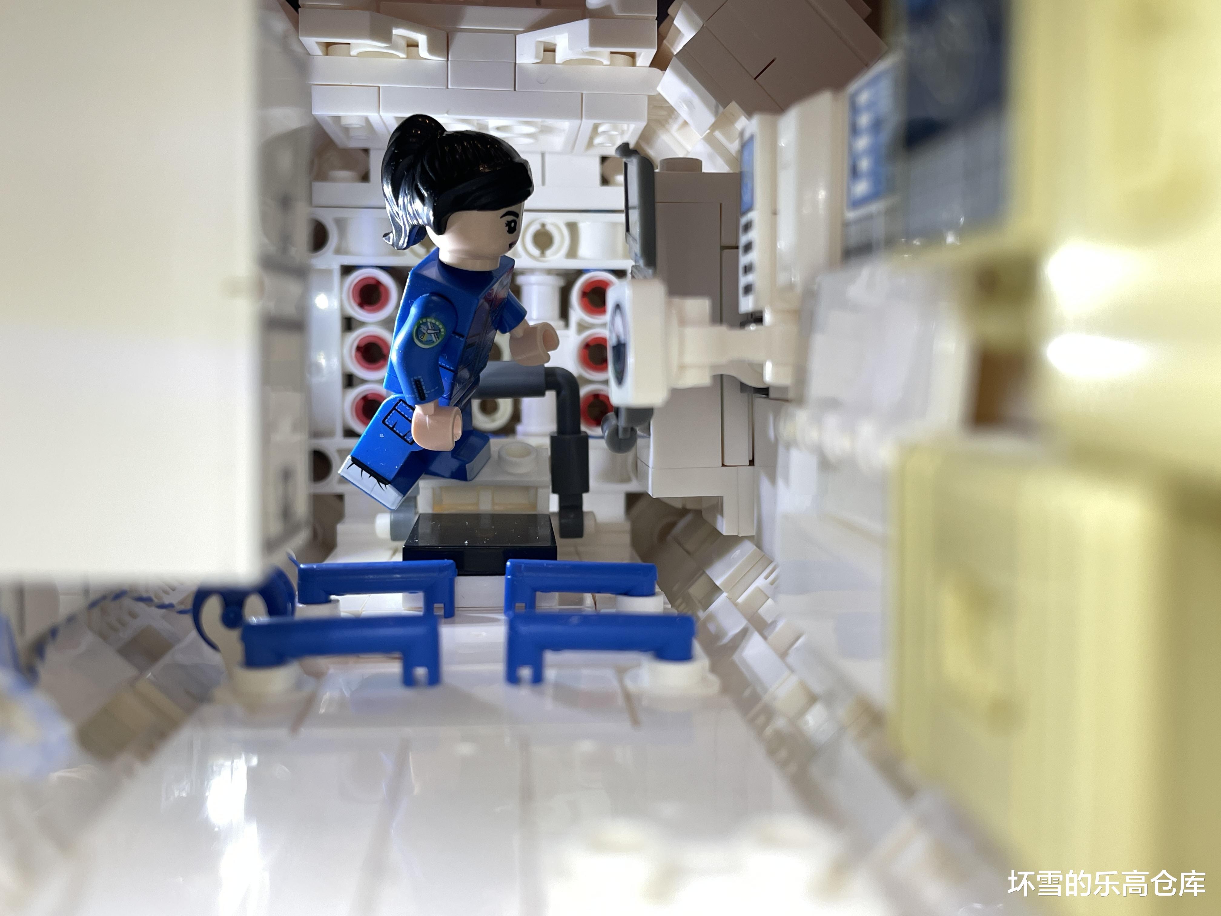 展翅太空的钢铁雄鹰,森宝203337空间站核心舱评测