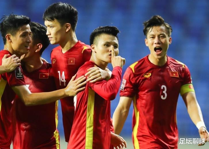 国足|3-1！12强赛鱼腩爆发，为这一刻苦等62年，庆祝如夺冠，国足丢人