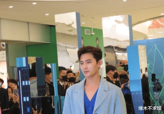 杨洋|一米多的距离看杨洋，生图下的他长这样，网友的评价很真实