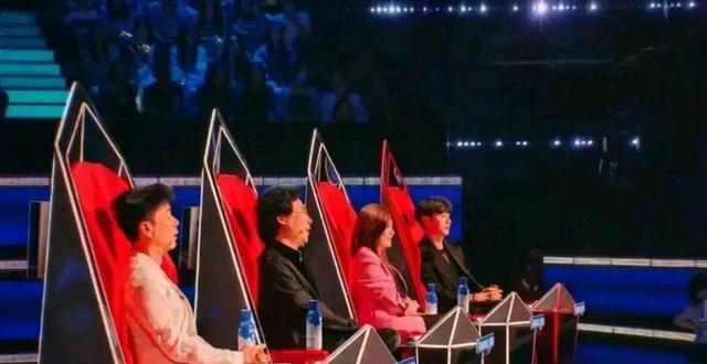 康树龙|李健爱徒康树龙再次参加《好声音》，连一个转身都没有，怎么回事