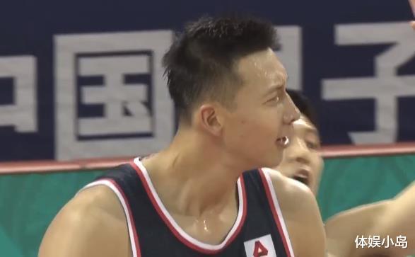 广东男篮|广东队集齐最强阵容，20分落后遭吊打，上海队半场11记三分