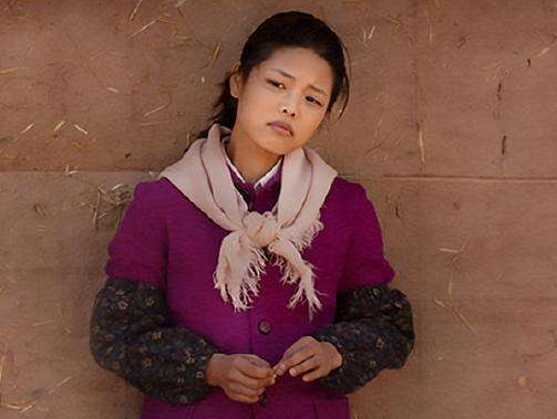 王莎莎|《底线》发布主演定妆照，都在关注靳东成毅，谁注意王莎莎了？