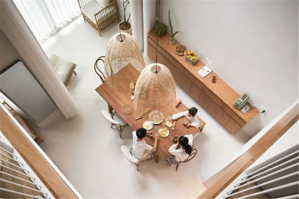 五口之家的“亲子风”联排别墅:全屋干净又温馨,原木色调太爱了