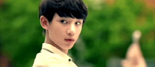 丁程鑫|丁程鑫14岁时广告被扒出,瘦瘦的很可爱,网友:好帅的正太