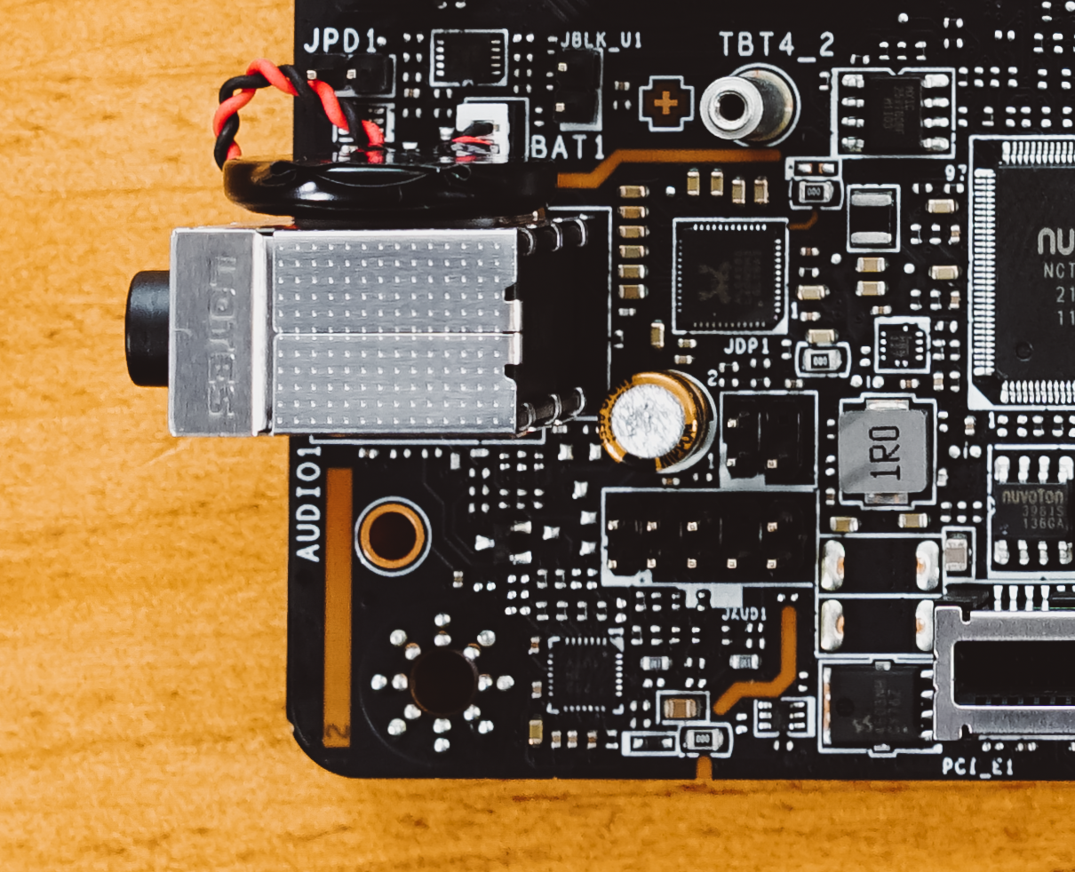 meg|暗黑系加持,12代平台超猛小钢炮!微星MEG Z690i UNIFY暗影图赏