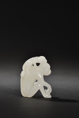 |晚清 和田玉灵猴把件
