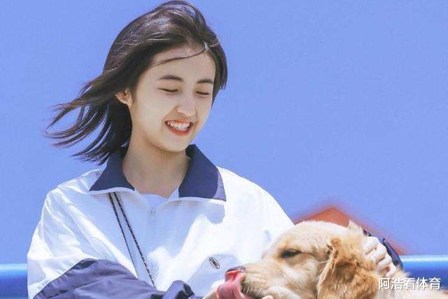 闫妮|蒋欣的腿，闫妮的臀，小S的嘴，这10位颜值被严重低估的女明星