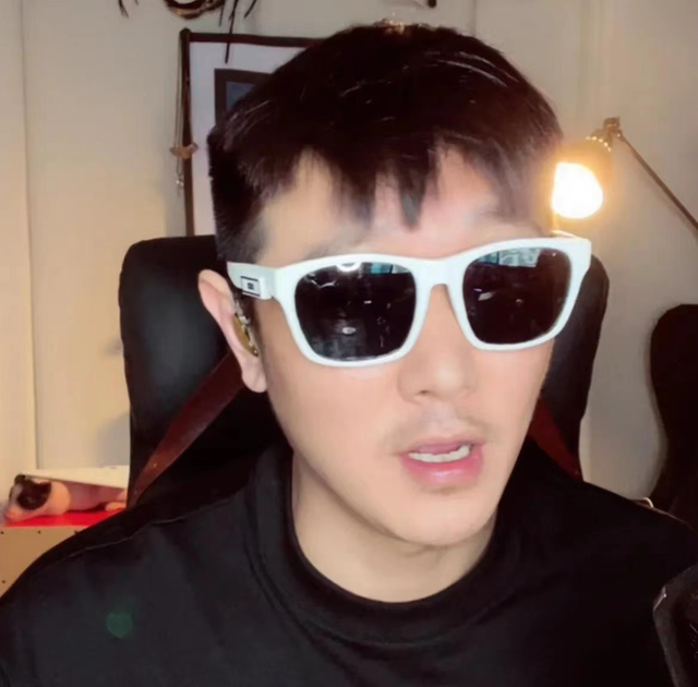 田源|主持人田源被封杀后生活依旧潇洒,住20万一平豪宅,曾坦言没朋友