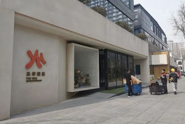 半熟恋人|热门的恋综，冷门的招商