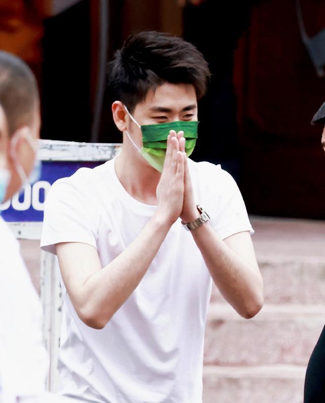 |德云社张云雷发文，在线为搭档杨九郎庆生，粉丝：又被二人嗑到了