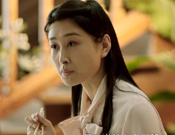 邢雨静|《破晓东方》被邢雨静圈粉了，虽然是个大反派，但却很美很会演