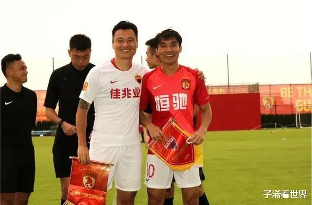 中超|上午7点！广东媒体曝出争议猛料：中超成大笑话，球迷吐槽声一片