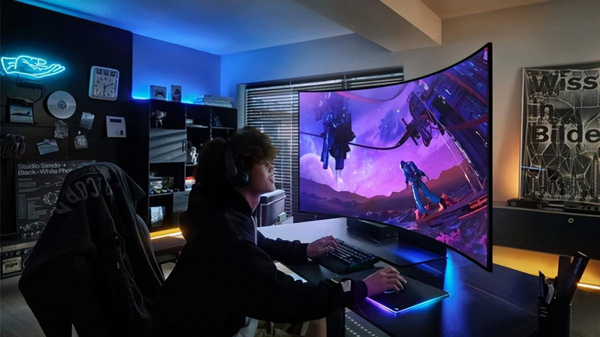 |三星最大的游戏曲面显示器开启预定 9月正式上线