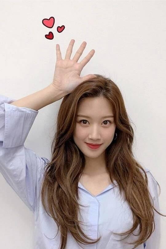 文佳煐|韩国女明星身材也太内卷了，文佳煐小腿比手臂还细