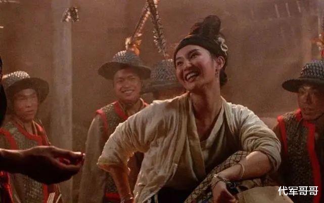 张曼玉|58岁张曼玉近况曝光，离婚后退出演艺圈，如今孤身一人依然性感妩媚