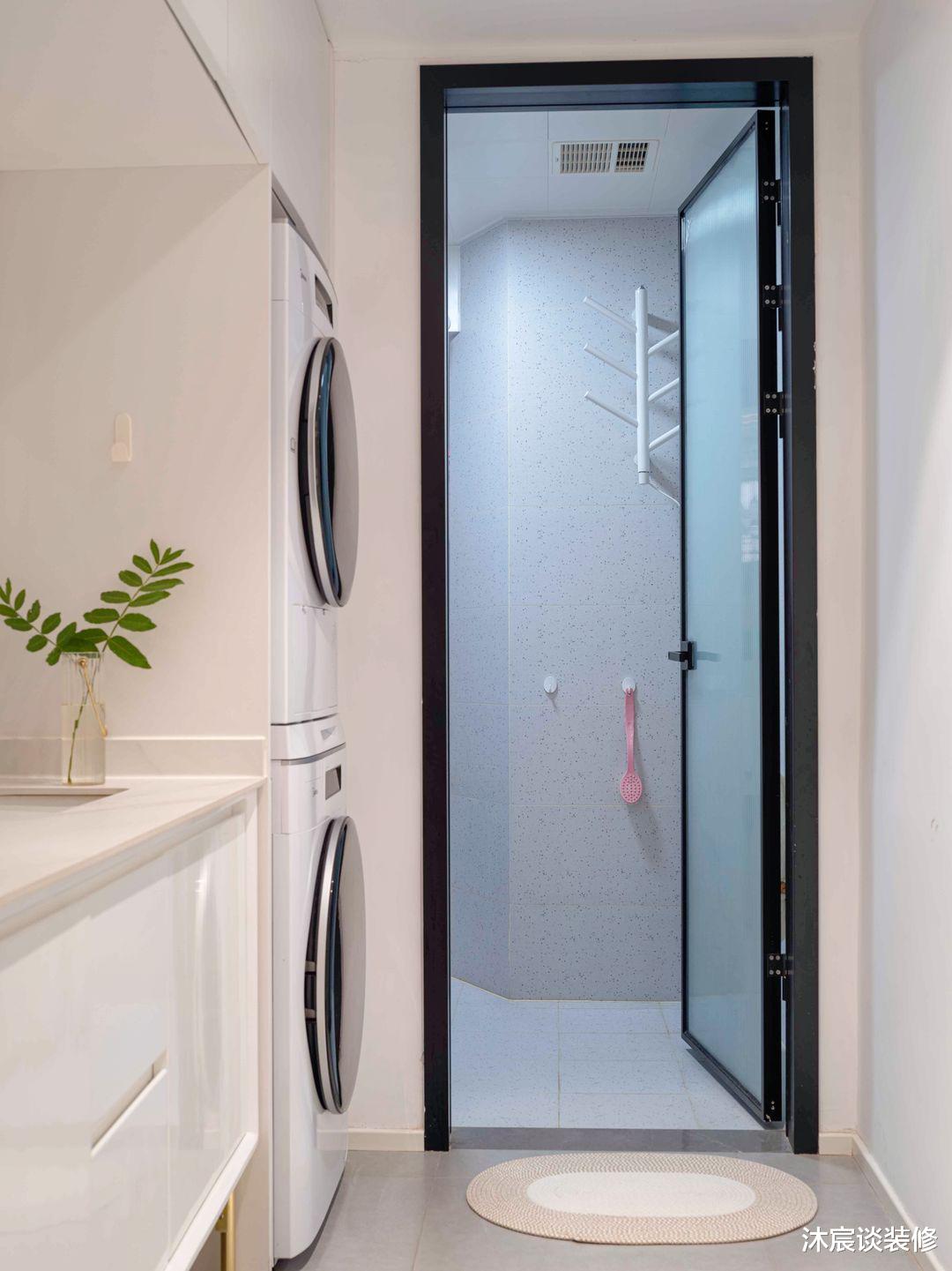 一家4口住40平,去客厅设计,家里有储物墙还有吧台,蜗居也幸福