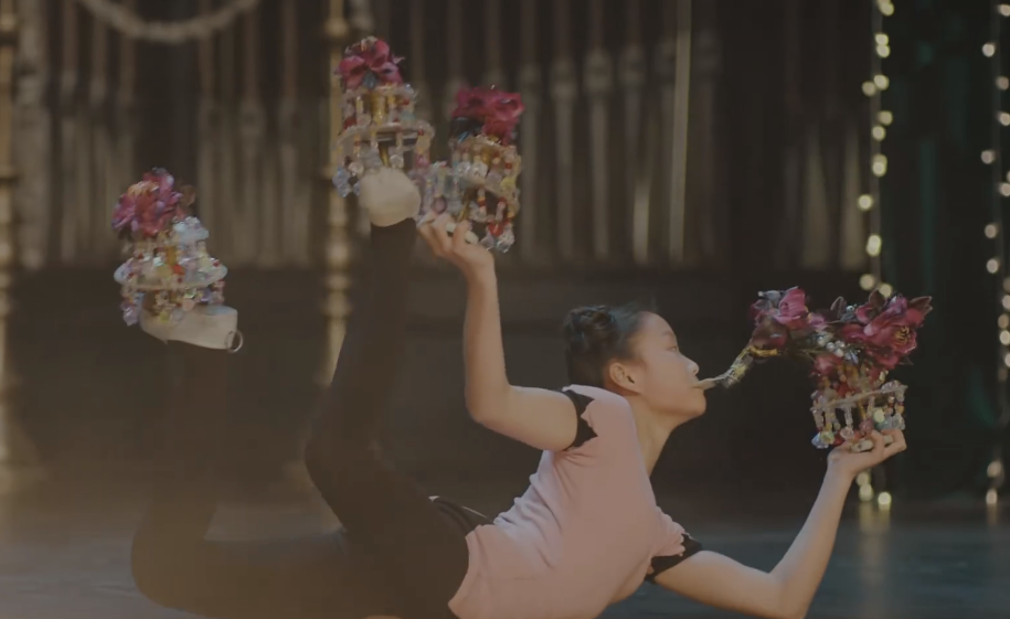 选美|传家：衣着清凉，在选美赛中大胆求爱，原著中的寄渔堪比风尘女子