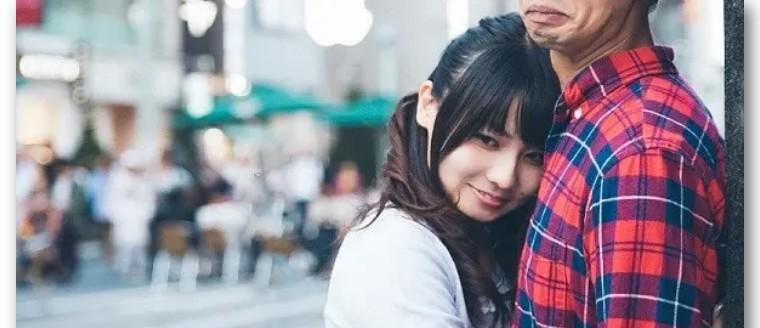为留住男友，日本单亲妈妈给11岁女儿喝下掺冰毒饮料，按住她的手