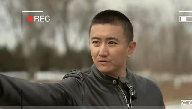 血色浪漫|《血色浪漫》播出18年，叶静再演宁伟经典片段，重现冷血杀手气质