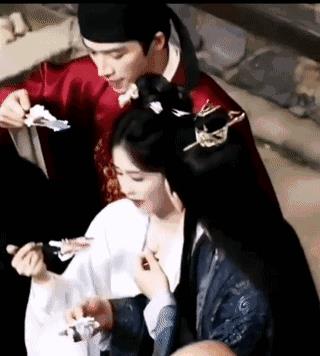 白梦妍|顶流大事件!刘大锤说白鹿在张凌赫家过夜,过往很多细节都好甜啊