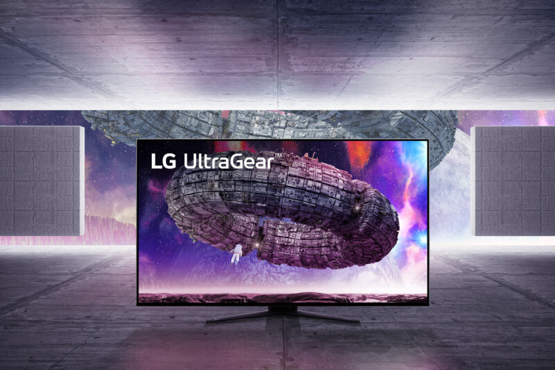 显示器|LG 的新 OLED 显示器大到可以取代你的电视