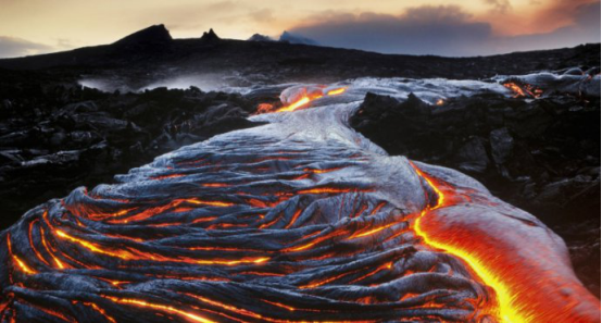 沉睡了50万年!几十座火山堆里出现异象,最活跃那个恰处我国境内