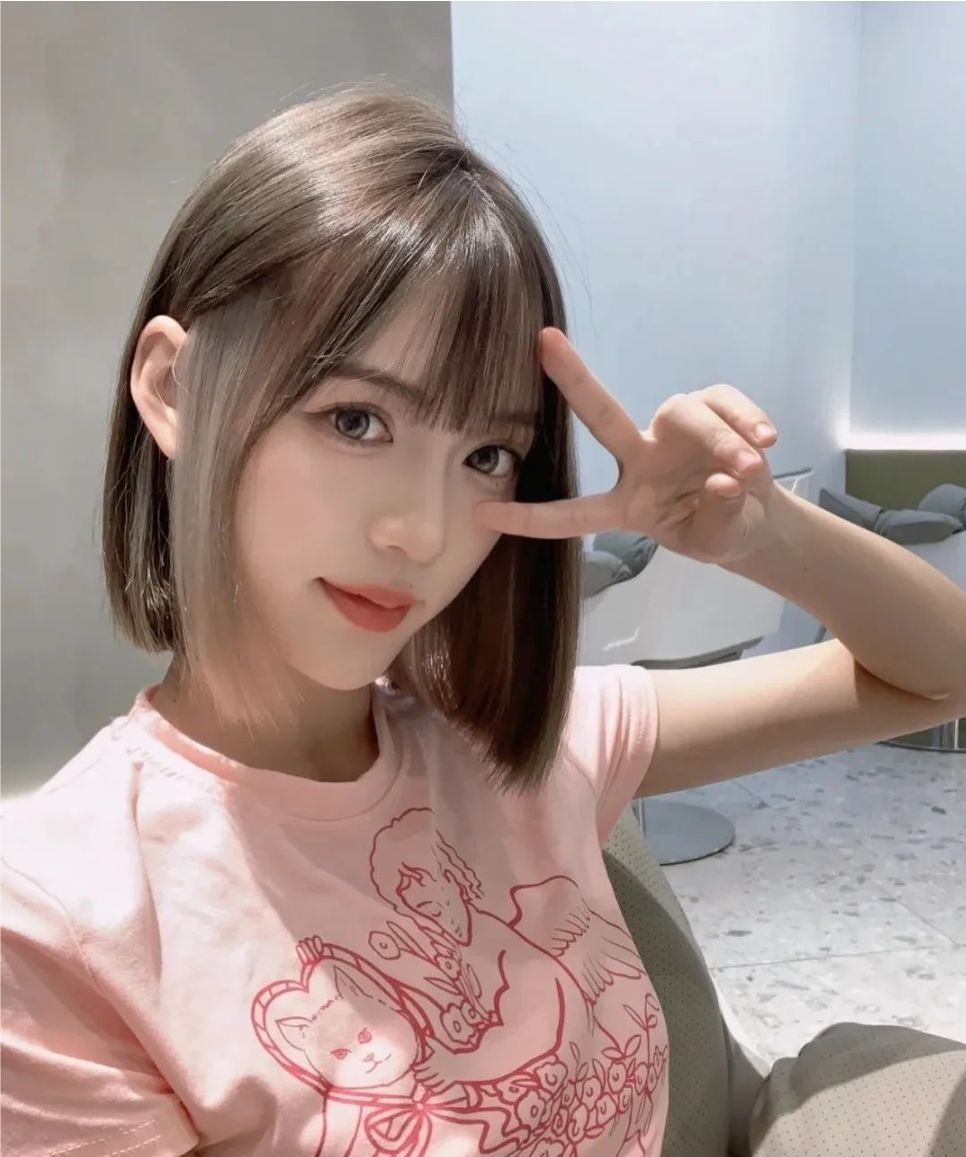 发型 这才是当下最火的发型，利落个性很有特色，剪完就是美
