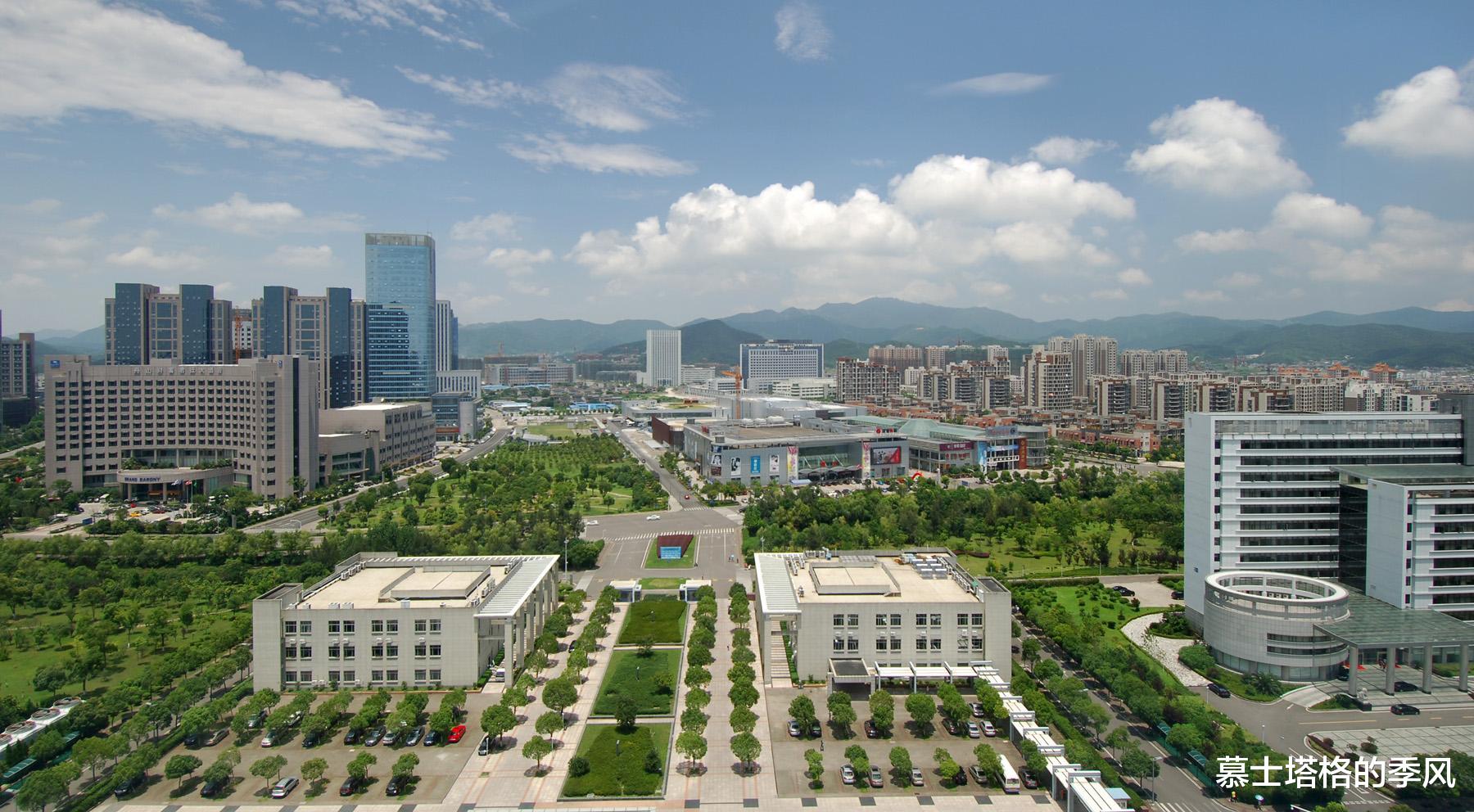 浙江省|浙江有一座藏在海中的养老城市，很多长三角的人都喜欢到这里养老