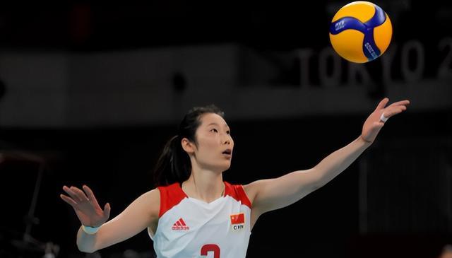 女排|中国女排集训大名单出炉？3个二传引争议，东京奥运自由人被淘汰