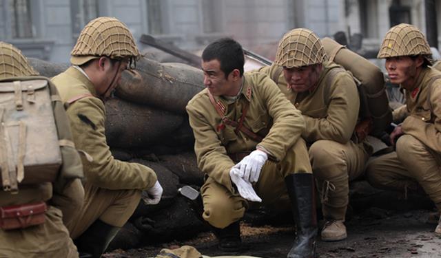 军旅|小鲜肉拍部军旅戏就想变硬汉?肖战和杨洋们应该感到脸红
