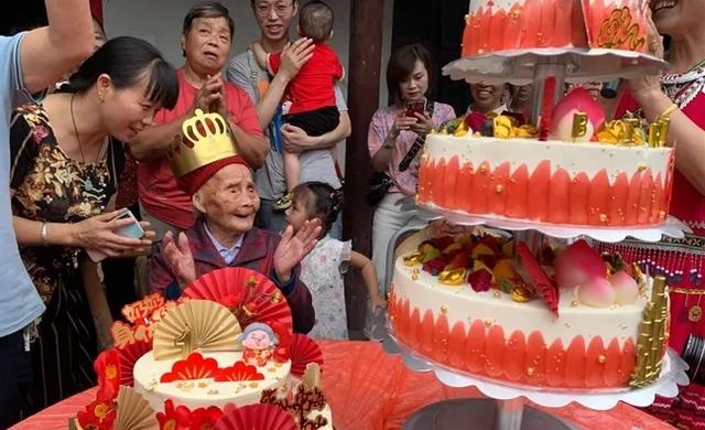 |猫最多可以做到“几世同堂”?为什么?