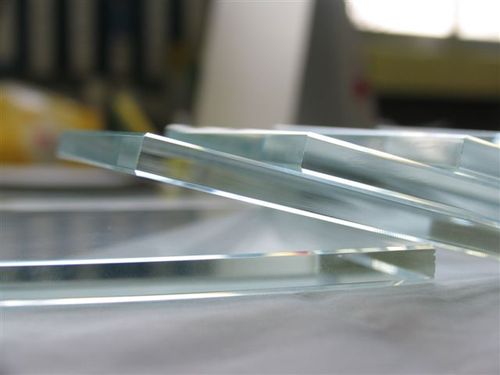 玻璃到底是固体还是液体?从科学的角度分析