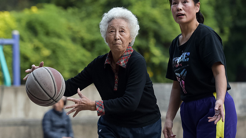 大雪将至，建议中老年人：除了牛奶和鸡蛋，多吃4样，增强抵抗力