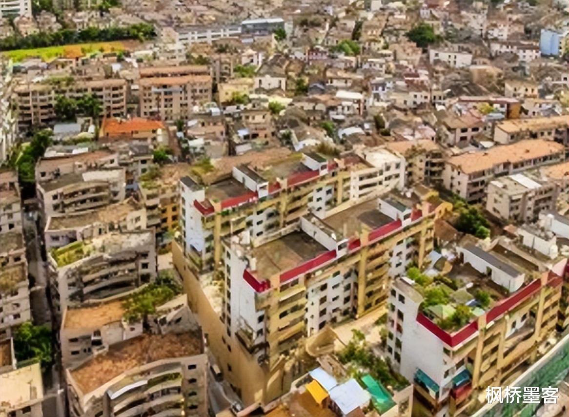 女孩|09年，广东19岁少女被捕！弑亲后淡定玩手机，直言：在帮他们解脱