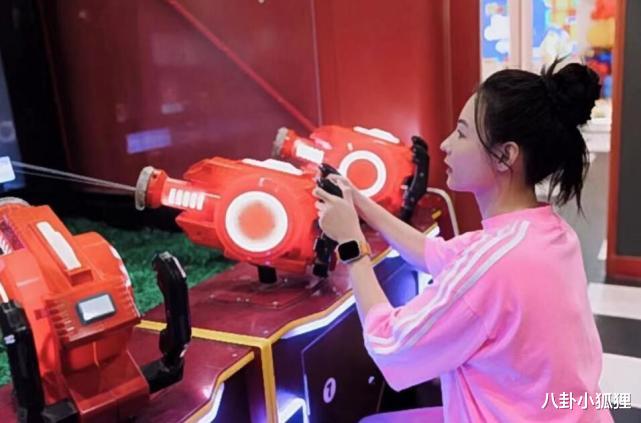 张柏芝|张柏芝为三胎儿子庆生,4岁小王子发色与众不同,遗传妈妈混血基因