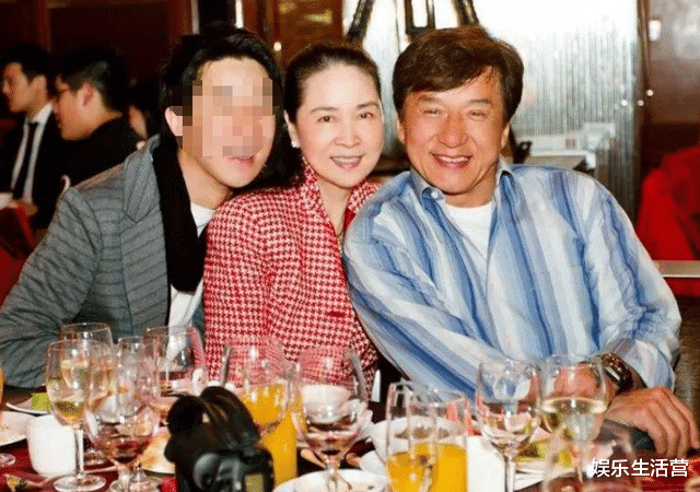 央视春晚|年近半百吴绮莉独自过年,成龙和独生女各有家未陪伴,被指人生荒唐