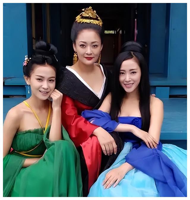 上官婧|连奕名：与陈佳妍离婚后，火速再婚杨若兮，今前妻红了，他糊了